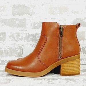 NEW b.o.c. Women's Lexy Brown Outside Zipper Comfort Ankle Bootie D1027